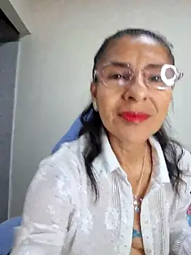 Snapshot of Natasha_50 chatting on June 25, 1:05 am Natasha 50 online show from June 25, 1:05 am
