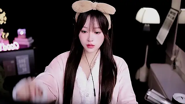 Snapshot of coward_by chatting on February 21, 7:09 am coward by online show from February 21, 7:09 am