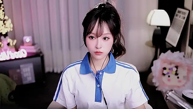 Snapshot of coward_by chatting on March 6, 11:17 am coward by online show from March 6, 11:17 am