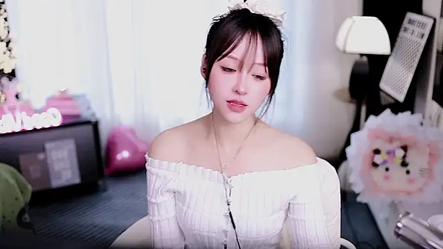 Snapshot of coward_by chatting on March 10, 9:25 am coward by online show from March 10, 9:25 am