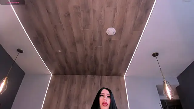 LeahLombardi  online show from October 8, 3:15 am