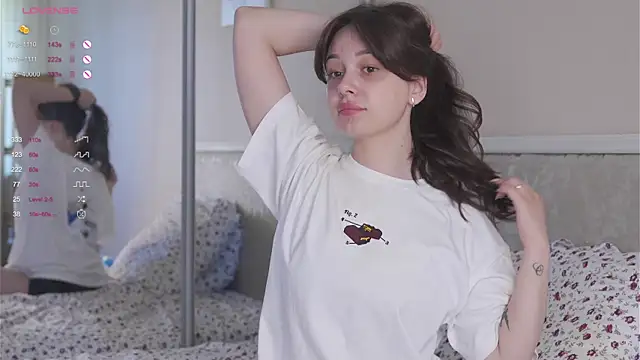 chillgirll online show from June 12, 5:50 am