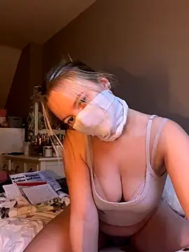 hazel wood21 online show from October 17, 4:53 pm