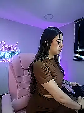 Alice Vixen online show from September 24, 12:30 pm