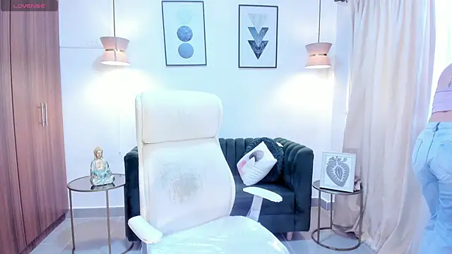 Brandy priscot online show from November 23, 11:43 am