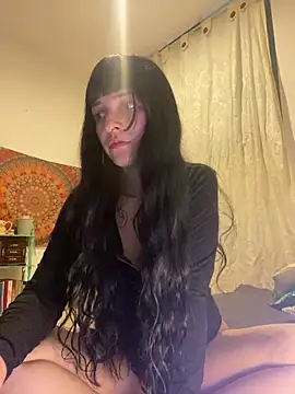 Abril thompson98 online show from December 18, 11:44 pm