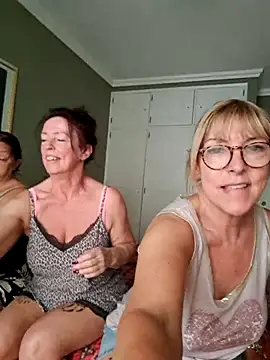 ClassyNAWTYBritMILF online show from July 4, 8:20 am