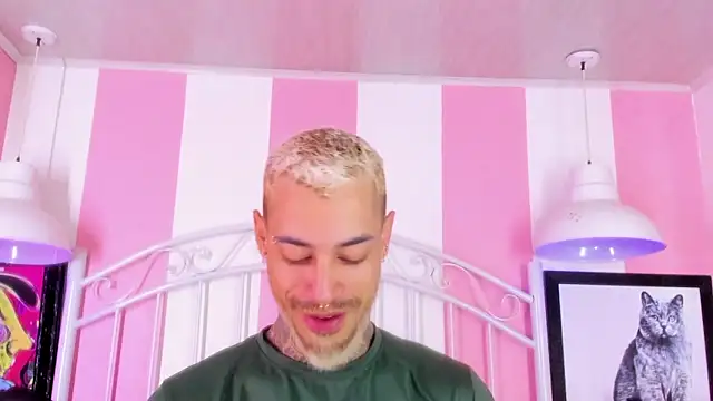 VinzenzRizzo online show from January 17, 4:17 am