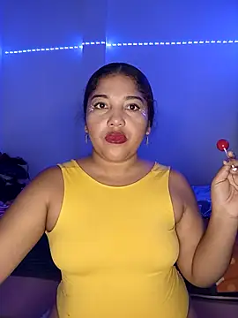 Snapshot of angelHeath13 chatting on October 11, 4:33 am angelHeath13 online show from October 11, 4:33 am