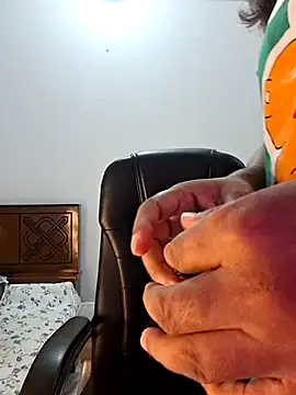 Snapshot of Bristy- chatting on February 27, 8:14 am Bristy- online show from February 27, 8:14 am