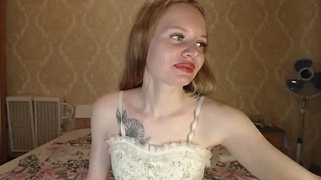 Snapshot of Kitkaat00 chatting on July 25, 6:16 pm Kitkaat00 online show from July 25, 6:16 pm
