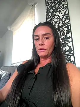 Islaymae gilf online show from September 20, 4:30 pm