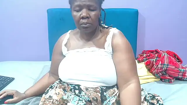 NaughtyChubbyZoe online show from September 22, 5:53 am