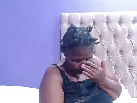 Snapshot of NaughtyChubbyZoe chatting on March 9, 5:00 am NaughtyChubbyZoe online show from March 9, 5:00 am