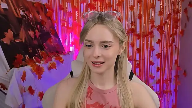 JuliaBrewwer online show from November 21, 11:42 am