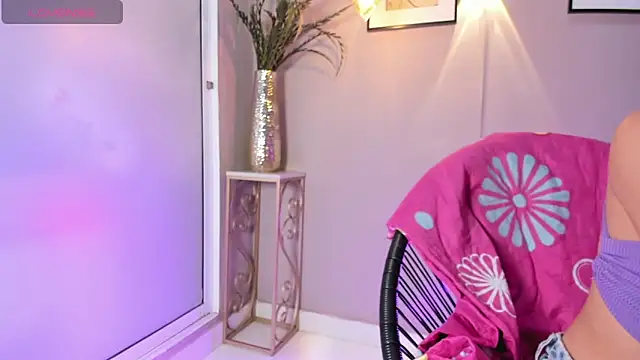 Snapshot of dulce_fiore07 chatting on September 25, 12:42 pm dulce fiore07 online show from September 25, 12:42 pm