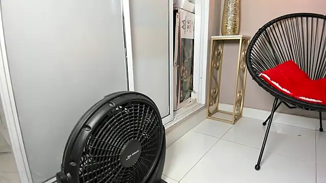 Snapshot of dulce_fiore07 chatting on September 30, 12:32 pm dulce fiore07 online show from September 30, 12:32 pm