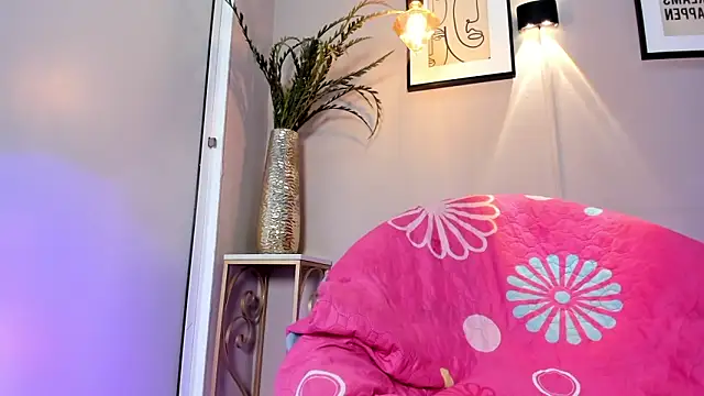 Snapshot of dulce_fiore07 chatting on October 1, 12:44 pm dulce fiore07 online show from October 1, 12:44 pm