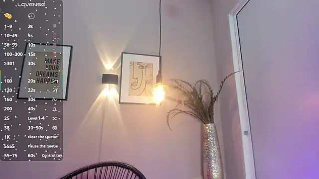 Snapshot of dulce_fiore07 chatting on October 24, 1:07 pm dulce fiore07 online show from October 24, 1:07 pm