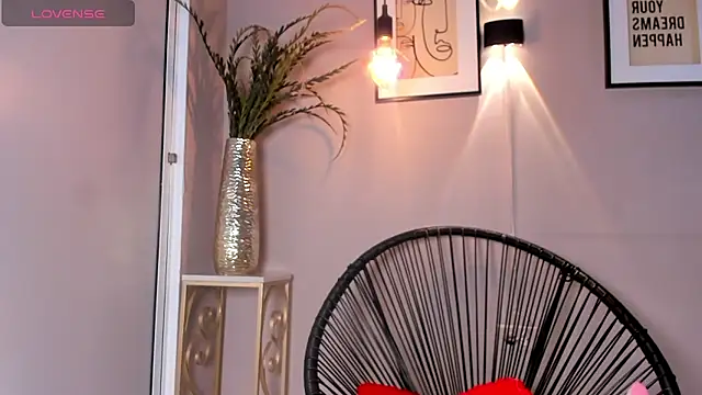 Snapshot of dulce_fiore07 chatting on November 5, 12:49 pm dulce fiore07 online show from November 5, 12:49 pm