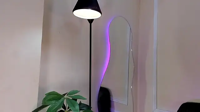 Snapshot of dulce_fiore07 chatting on December 3, 12:25 pm dulce fiore07 online show from December 3, 12:25 pm