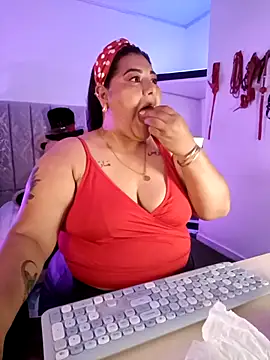 Snapshot of AndreaKinky chatting on November 21, 8:13 am AndreaKinky online show from November 21, 8:13 am