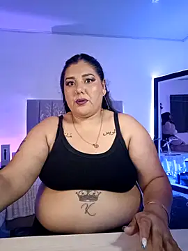 Snapshot of AndreaKinky chatting on December 17, 8:53 am AndreaKinky online show from December 17, 8:53 am