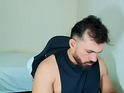 Snapshot of max_love255 chatting on September 29, 8:35 pm max love255 online show from September 29, 8:35 pm