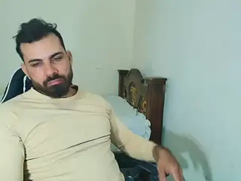 Snapshot of max_love255 chatting on October 10, 9:58 pm max love255 online show from October 10, 9:58 pm