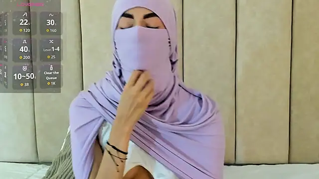 Snapshot of _Zahiira_ chatting on October 18, 12:06 pm  Zahiira  online show from October 18, 12:06 pm