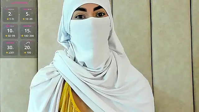 Snapshot of _Zahiira_ chatting on October 20, 12:05 pm  Zahiira  online show from October 20, 12:05 pm