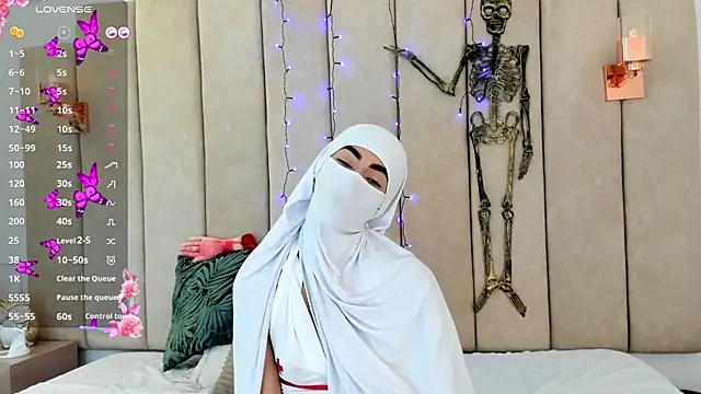 Snapshot of _Zahiira_ chatting on October 31, 12:06 pm  Zahiira  online show from October 31, 12:06 pm