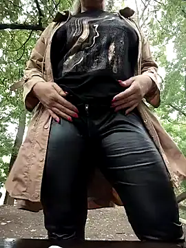 BigAssMom  online show from October 9, 12:25 pm