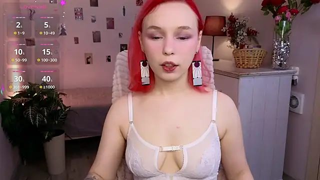 Snapshot of NaomiYoru chatting on April 1, 8:28 pm NaomiYoru online show from April 1, 8:28 pm