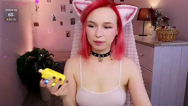 Snapshot of NaomiYoru chatting on April 7, 8:42 pm NaomiYoru online show from April 7, 8:42 pm