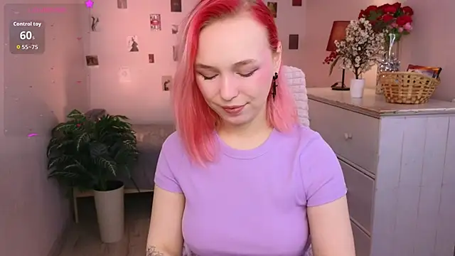 Snapshot of NaomiYoru chatting on April 26, 8:28 pm NaomiYoru online show from April 26, 8:28 pm