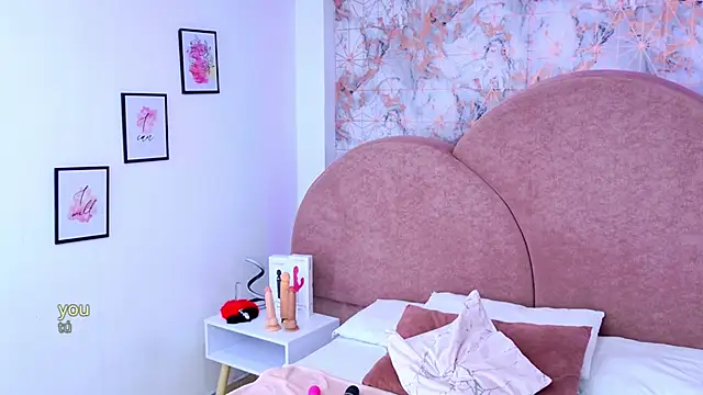 RavenGloomy online show from November 10, 7:35 pm