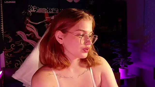 SophieMurrr online show from July 3, 8:15 pm