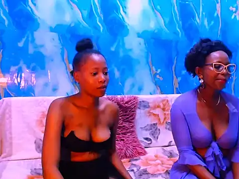 Snapshot of ebonypretty4u69 chatting on October 11, 6:23 am ebonypretty4u69 online show from October 11, 6:23 am