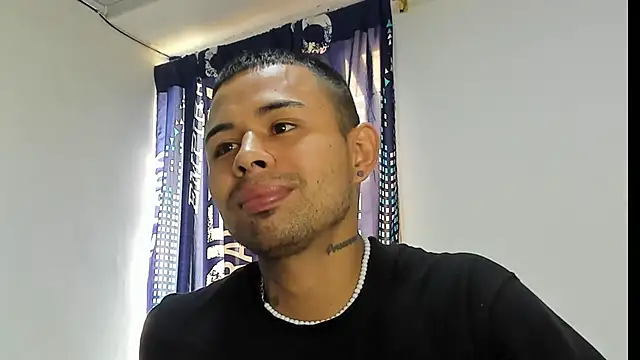  Logan Colton  online show from November 20, 5:56 pm