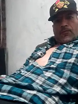 Snapshot of elvergu666 chatting on August 5, 4:48 am elvergu666 online show from August 5, 4:48 am