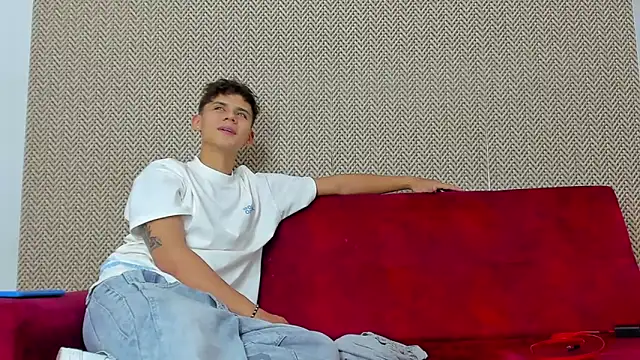 willy sexxx18 online show from February 21, 7:59 pm