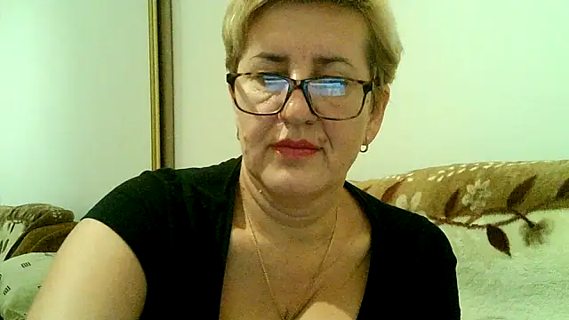 Snapshot of Dana4921 chatting on October 31, 5:47 pm Dana4921 online show from October 31, 5:47 pm