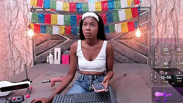 SASHA BROWNIE   online show from June 25, 12:20 pm