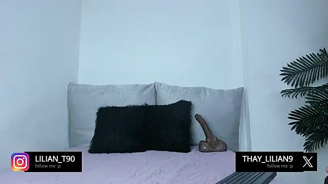 Lilygomezz online show from October 3, 9:39 am