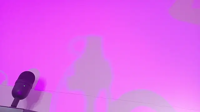 Taylorsmitth  online show from November 27, 11:45 am