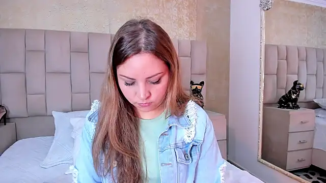 cloesummerr  online show from October 11, 1:09 pm