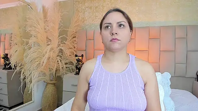 cloesummerr  online show from December 5, 12:47 pm