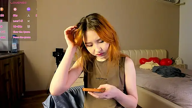 Clarity Yumi online show from December 15, 2:54 pm