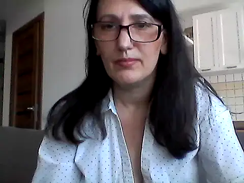 Snapshot of Elena48324 chatting on April 3, 10:35 am Elena48324 online show from April 3, 10:35 am